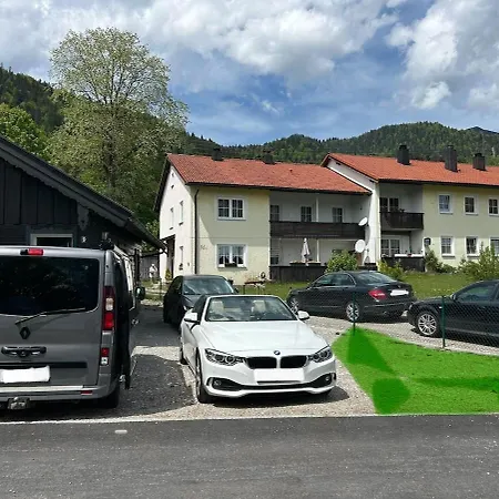 Luxury Lakehouse Ground Floor Apartament *