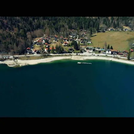 Luxury Lakehouse Ground Floor - Minimum 3 Nights