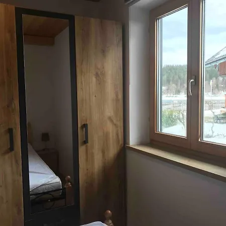 Luxury Lakehouse Ground Floor - Minimum 3 Nights